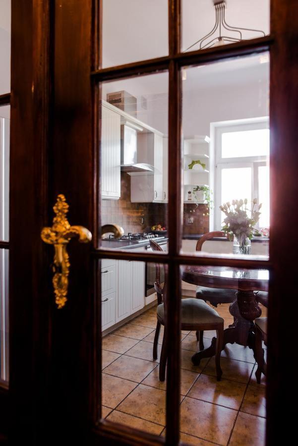 Halby Luxury Rooms Chmielna 73B Warsaw Ngoại thất bức ảnh